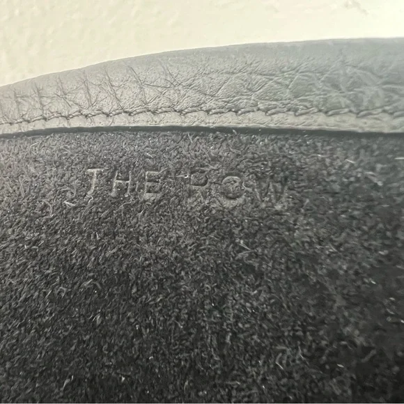 New THE ROW Large NS Tote Hook Shoulder Bag Purse in Black Leather - Picture 10 of 13